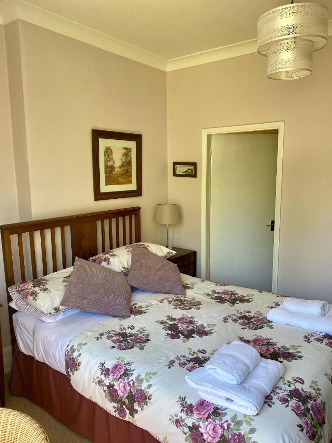 מטלוק Riverbank House מראה חיצוני תמונה